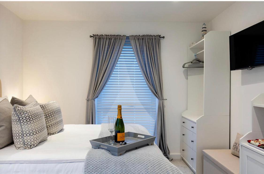 Sea Esta Guesthouse Mudeford Kültér fotó